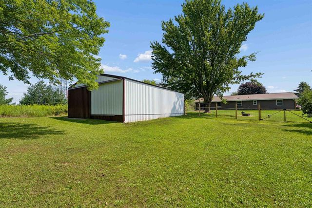 W8269 GRANDVIEW ROAD, Hortonville, WI 54944