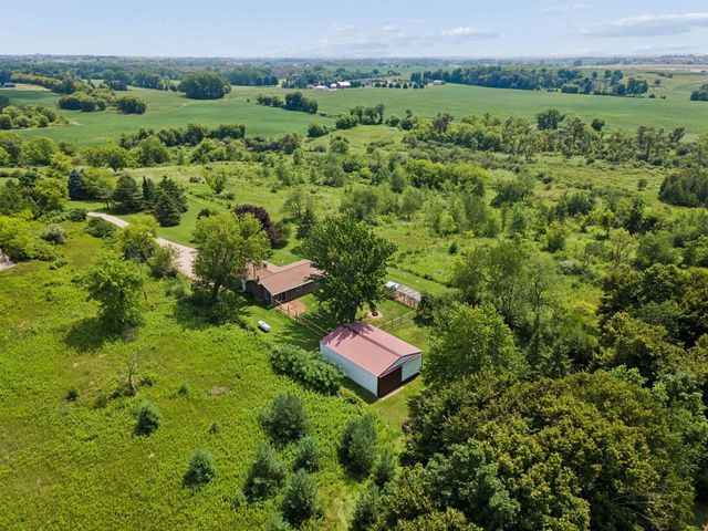 W8269 GRANDVIEW ROAD, Hortonville, WI 54944