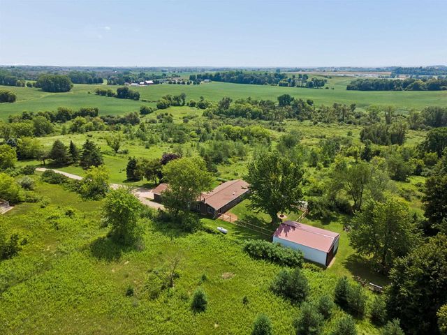 W8269 GRANDVIEW ROAD, Hortonville, WI 54944