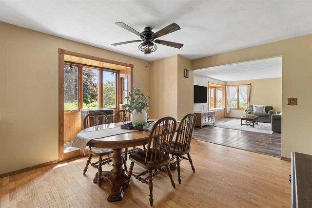 W8269 GRANDVIEW ROAD, Hortonville, WI 54944