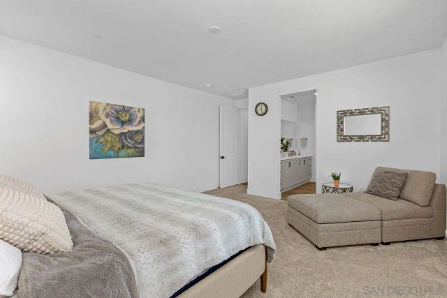 712 Meadowood St., Fallbrook, CA 92028