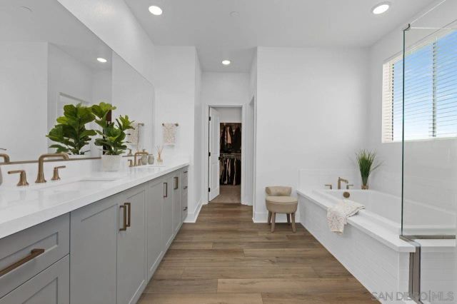 712 Meadowood St., Fallbrook, CA 92028
