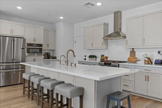 712 Meadowood St., Fallbrook, CA 92028