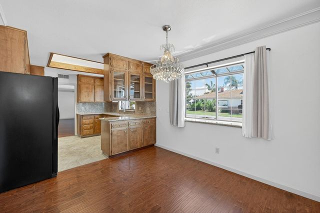 938 E Goshen Avenue, Fresno, CA 93720