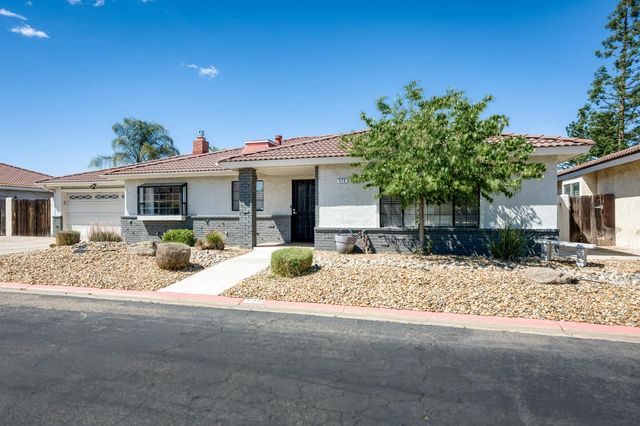 938 E Goshen Avenue, Fresno, CA 93720