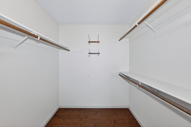 938 E Goshen Avenue, Fresno, CA 93720