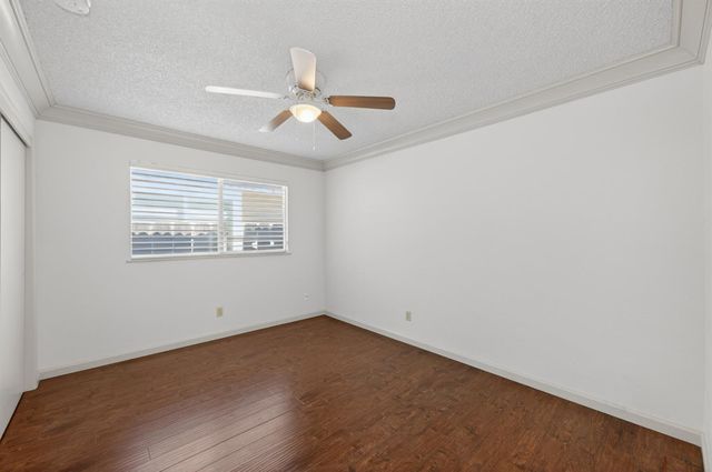 938 E Goshen Avenue, Fresno, CA 93720
