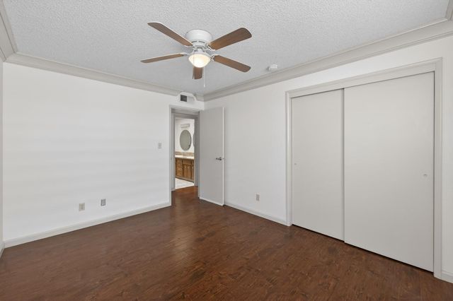 938 E Goshen Avenue, Fresno, CA 93720
