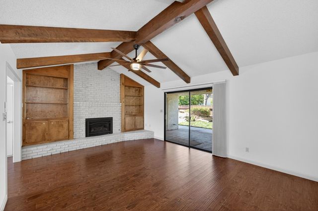 938 E Goshen Avenue, Fresno, CA 93720