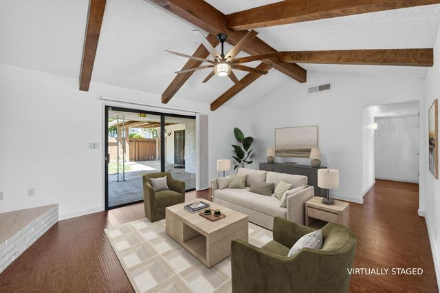 938 E Goshen Avenue, Fresno, CA 93720