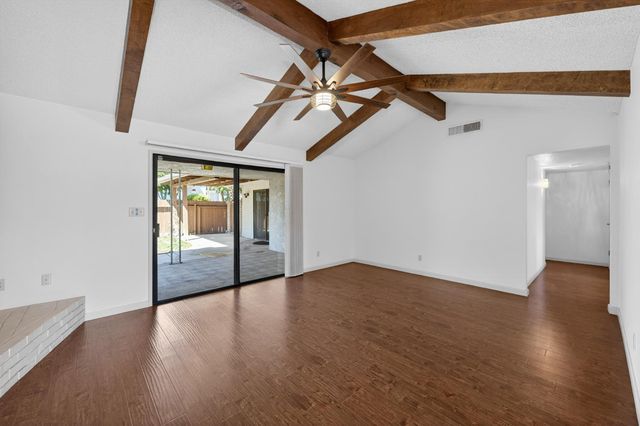938 E Goshen Avenue, Fresno, CA 93720