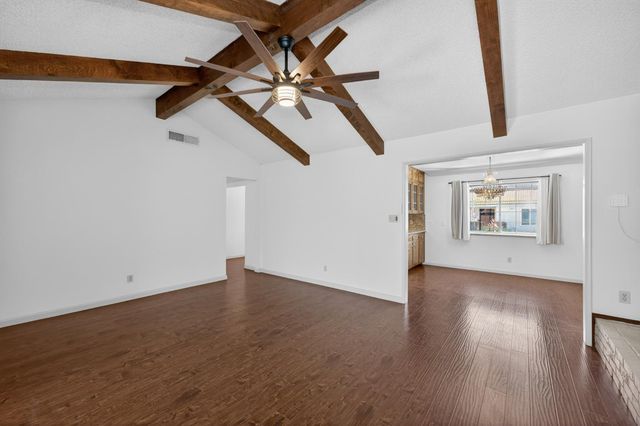 938 E Goshen Avenue, Fresno, CA 93720