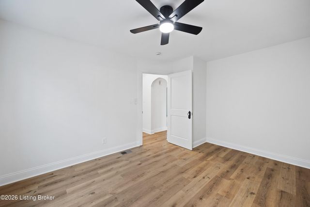 3602 Saint Germaine Ct, Louisville, KY 40207