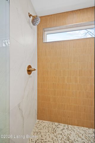 3602 Saint Germaine Ct, Louisville, KY 40207