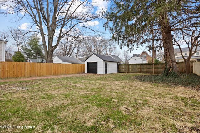 3602 Saint Germaine Ct, Louisville, KY 40207