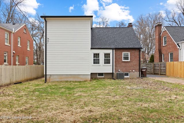 3602 Saint Germaine Ct, Louisville, KY 40207