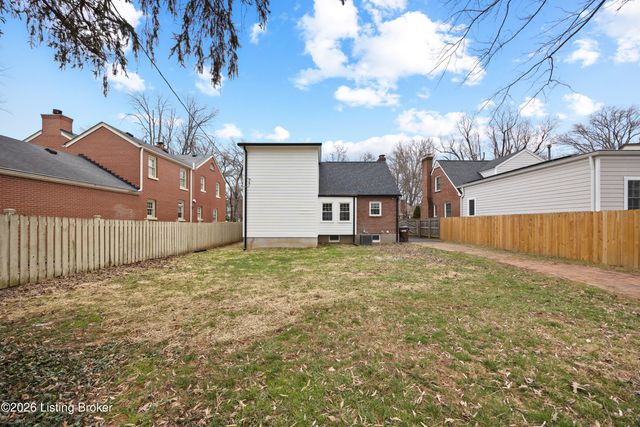 3602 Saint Germaine Ct, Louisville, KY 40207