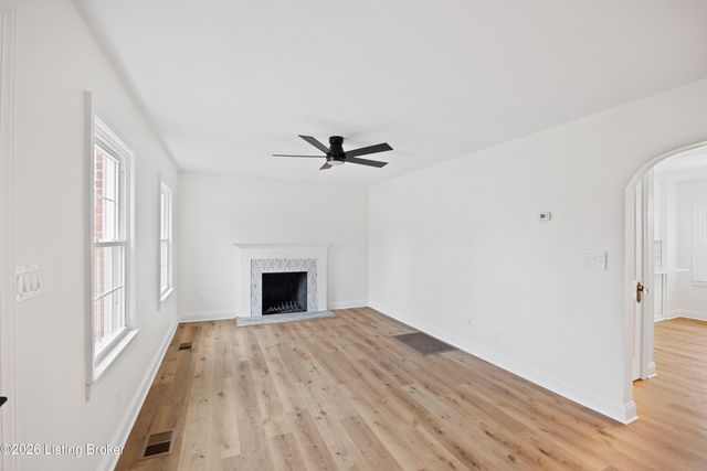 3602 Saint Germaine Ct, Louisville, KY 40207