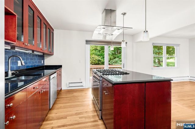 763 Closter Dock Road, Closter, NJ 07624