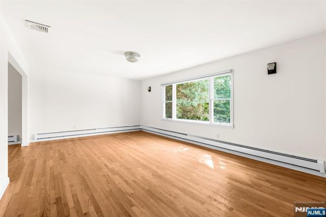 763 Closter Dock Road, Closter, NJ 07624