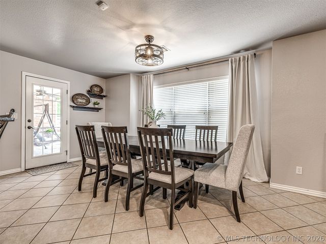 2004 Charleston Drive, Bartlesville, OK 74006