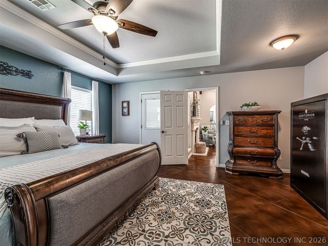 2004 Charleston Drive, Bartlesville, OK 74006