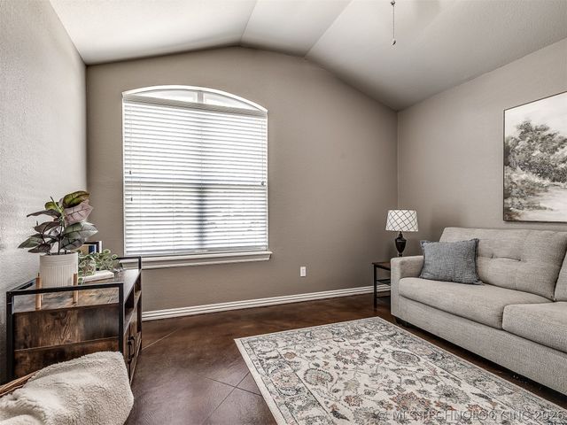 2004 Charleston Drive, Bartlesville, OK 74006