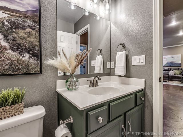 2004 Charleston Drive, Bartlesville, OK 74006