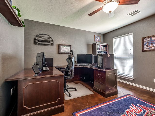 2004 Charleston Drive, Bartlesville, OK 74006