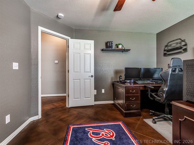 2004 Charleston Drive, Bartlesville, OK 74006