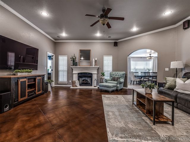 2004 Charleston Drive, Bartlesville, OK 74006