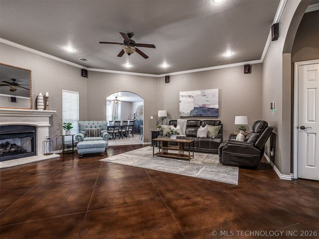 2004 Charleston Drive, Bartlesville, OK 74006