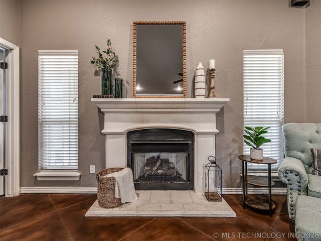 2004 Charleston Drive, Bartlesville, OK 74006