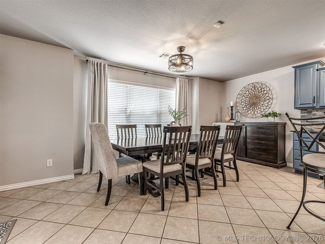 2004 Charleston Drive, Bartlesville, OK 74006