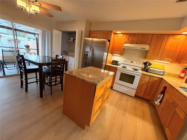 7238 55TH AVENUE N, St Petersburg, FL 33709