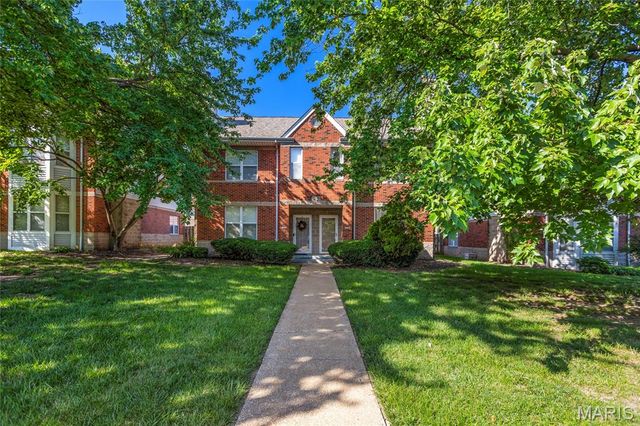 4122 Westminster Place, St Louis, MO 63108