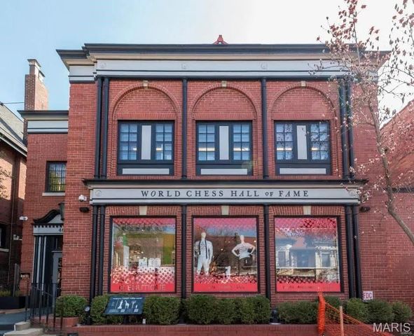 4122 Westminster Place, St Louis, MO 63108