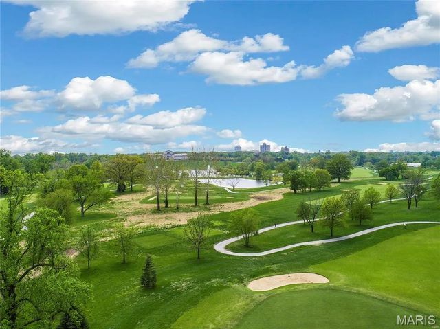 4122 Westminster Place, St Louis, MO 63108