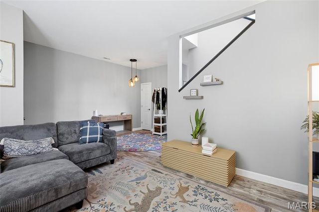 4122 Westminster Place, St Louis, MO 63108