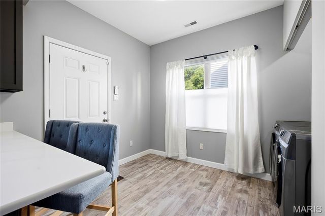 4122 Westminster Place, St Louis, MO 63108