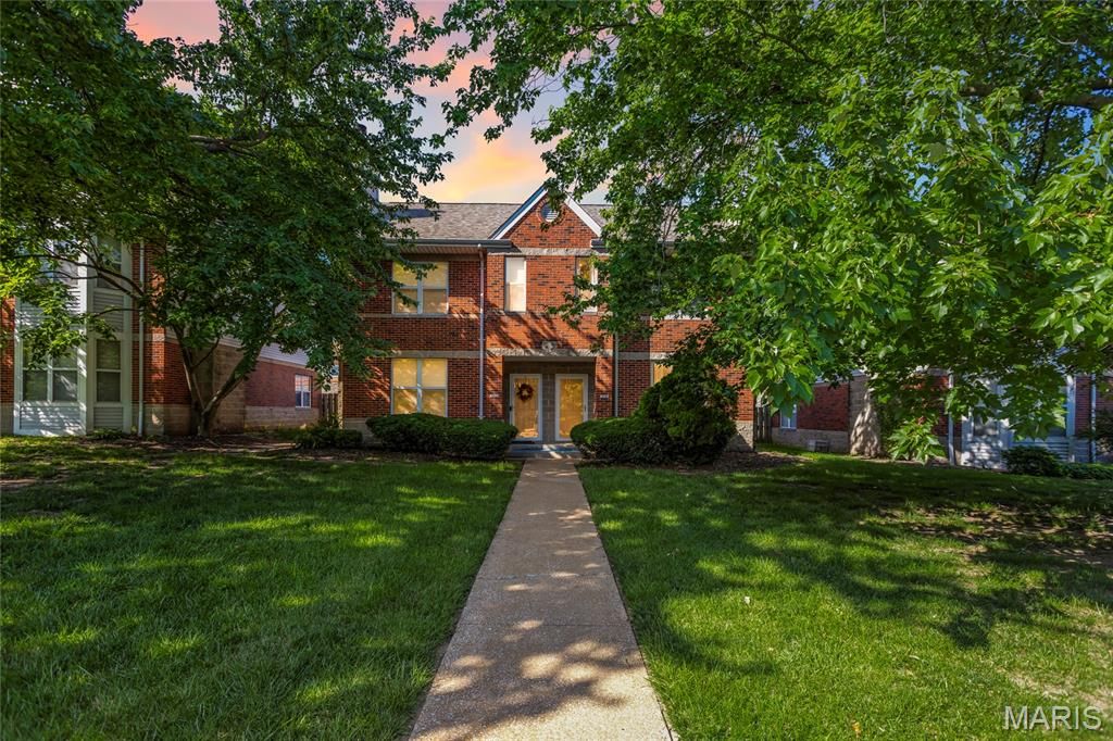 4122 Westminster Place, St Louis, MO 63108