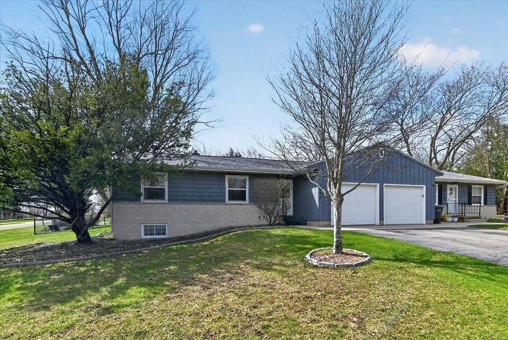 1005 South Street, Stoughton, WI 53589