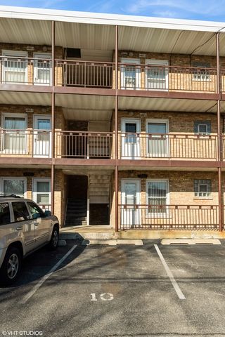 4907 N Harlem Avenue 1, Chicago, IL 60656