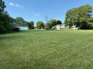 6033 Taft Place, Merrillville, IN 46410
