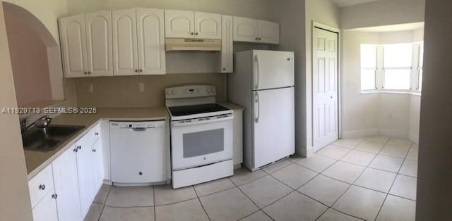 945 NE 33rd Ter 203, Homestead, FL 33033