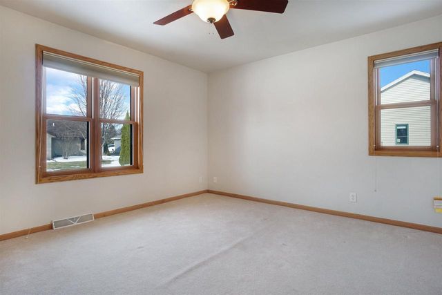 1739 PARK RIDGE LANE, North Fond Du Lac, WI 54937