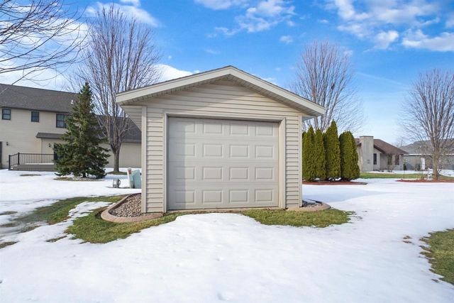 1739 PARK RIDGE LANE, North Fond Du Lac, WI 54937