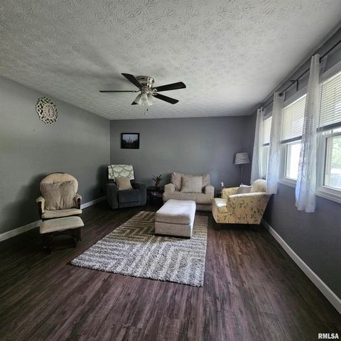 1011 Blueberry Hill Avenue, Mt Vernon, IL 62864