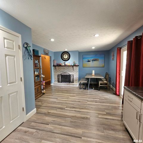 1011 Blueberry Hill Avenue, Mt Vernon, IL 62864