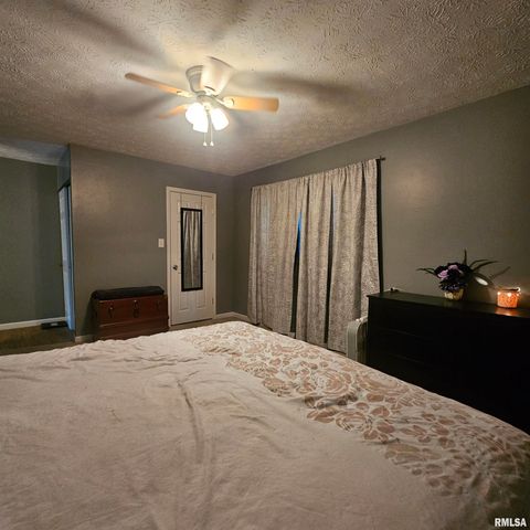 1011 Blueberry Hill Avenue, Mt Vernon, IL 62864